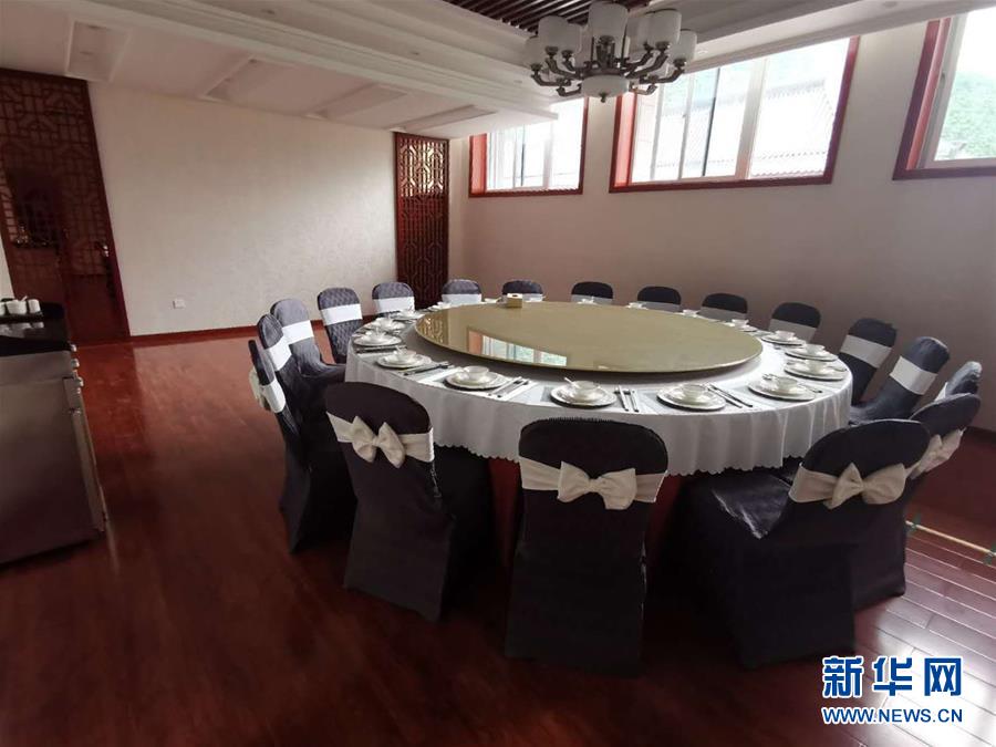 (新華視點·圖文互動)(7)學校建漂亮點本無錯,為何這所“豪華中學”讓人困惑?