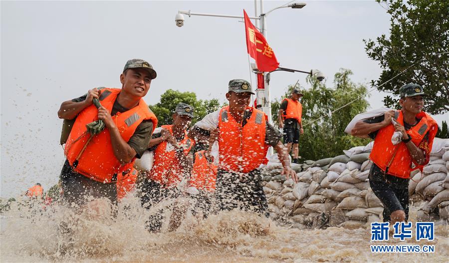 (防汛抗洪·一線人物·圖文互動(dòng))(2)集智戰(zhàn)洪魔——陸軍某舟橋旅重舟一營抗洪記事