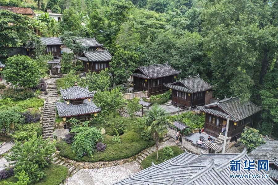 (新華全媒頭條·走向我們的小康生活·圖文互動)(12)“靠山吃山”的新路徑——探尋大瑤山的“幸福密碼”