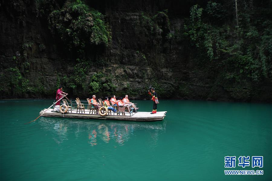 (新華全媒頭條·走向我們的小康生活·圖文互動(dòng))(4)大城大鄉(xiāng)的“幸福協(xié)奏曲”——重慶推動(dòng)高質(zhì)量發(fā)展創(chuàng)造高品質(zhì)生活紀(jì)事