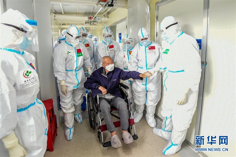 (抗疫一線醫(yī)務(wù)人員英雄群體·圖文互動)(3)合力護(hù)航生命之舟——遼寧、上海、廣東等醫(yī)療隊聯(lián)手決戰(zhàn)雷神山