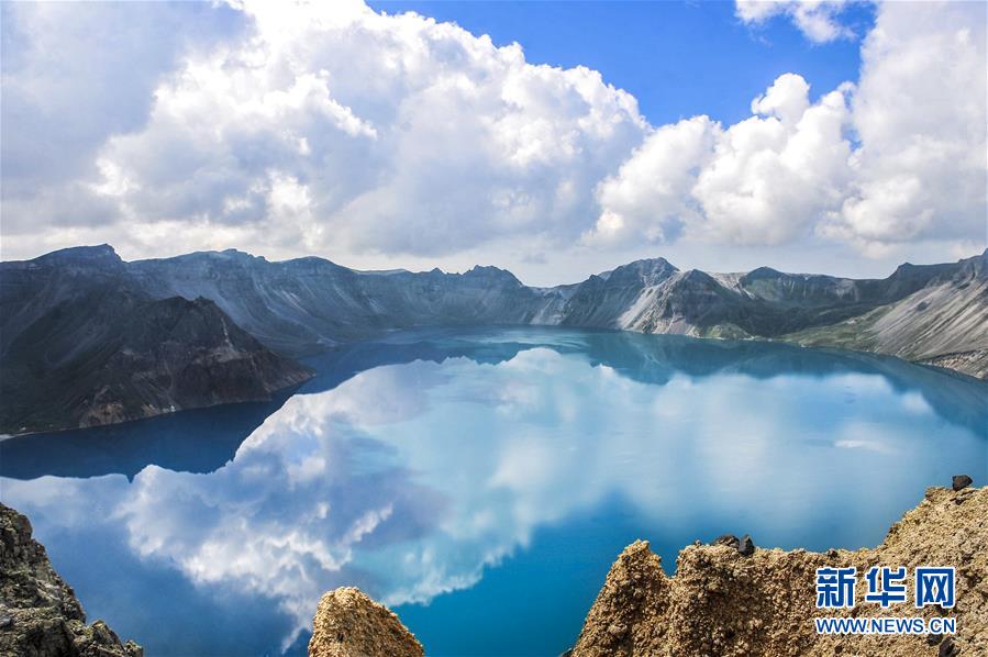 (新華全媒頭條·走向我們的小康生活·圖文互動)(9)黑土地上是我家——在吉林,一瞥中國東北鄉(xiāng)村美麗未來