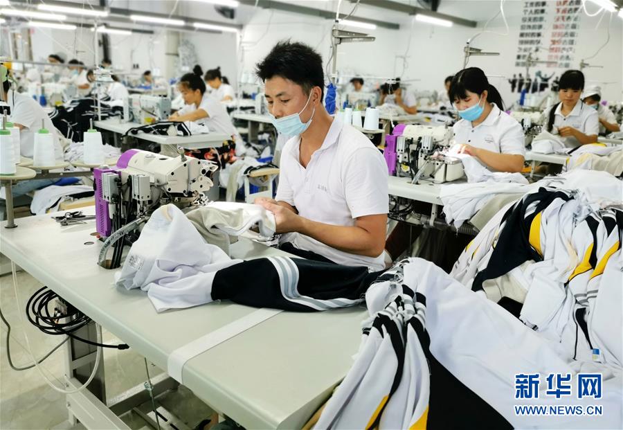 (決戰(zhàn)決勝脫貧攻堅·圖文互動)(6)同飲一江水 攜手“斬窮根”——深圳對口廣西河池、百色扶貧協作見聞