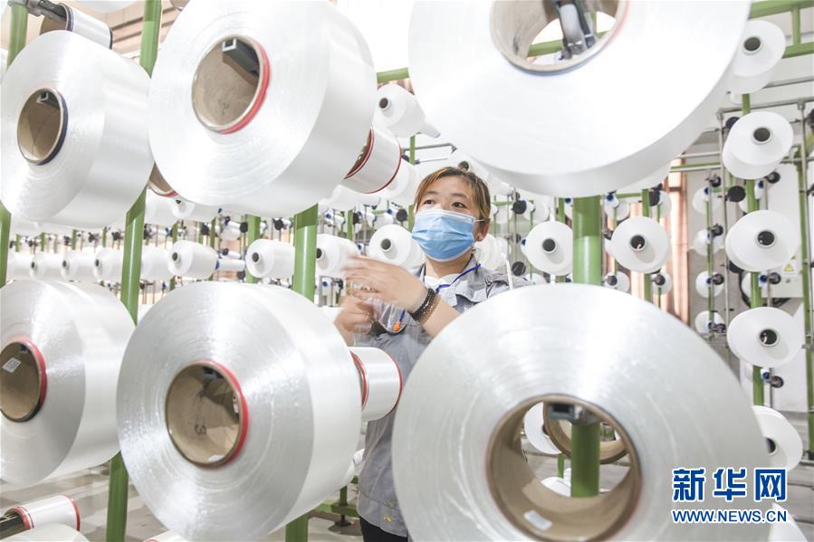 (新華全媒頭條·圖文互動)(7)奮斗結碩果,再寫新篇章——寫在共和國71周年華誕之際