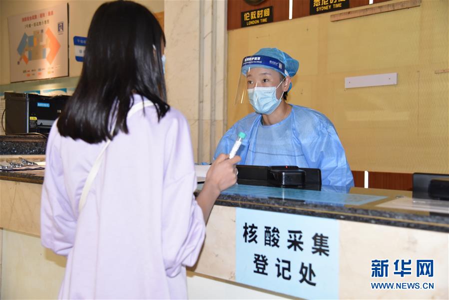 (圖文互動)(3)醫療服務“不打烊”——國慶假期醫院走訪見聞