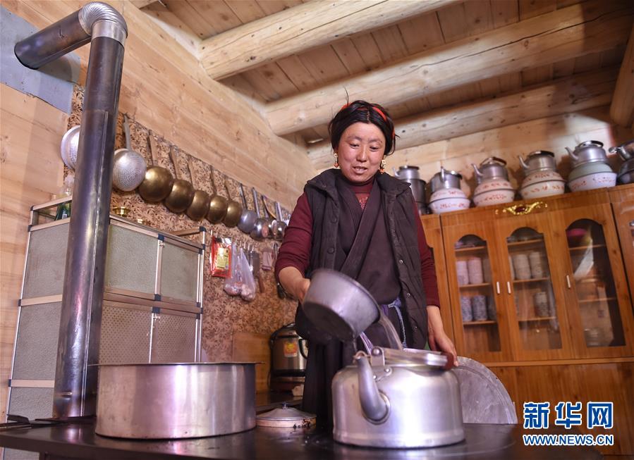 (新華全媒頭條·圖文互動)(4)命運的轉折——寫在四川甘孜藏族自治州建州70年之際