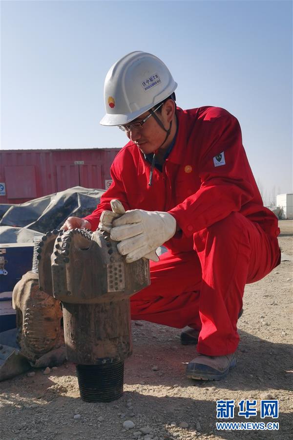 （青春的夢想 青春的奮斗·圖文互動）（3）年輕，就要無悔擔當——青春在奉獻中閃光