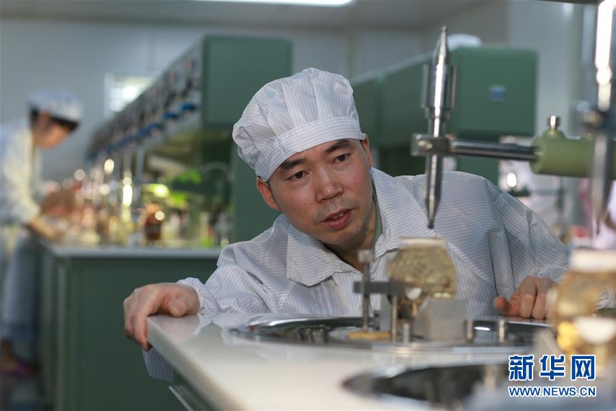 (在習近平強軍思想指引下·我們在戰位報告·圖文互動)(5)向著未來戰場沖鋒——國防科技大學科研創新記事