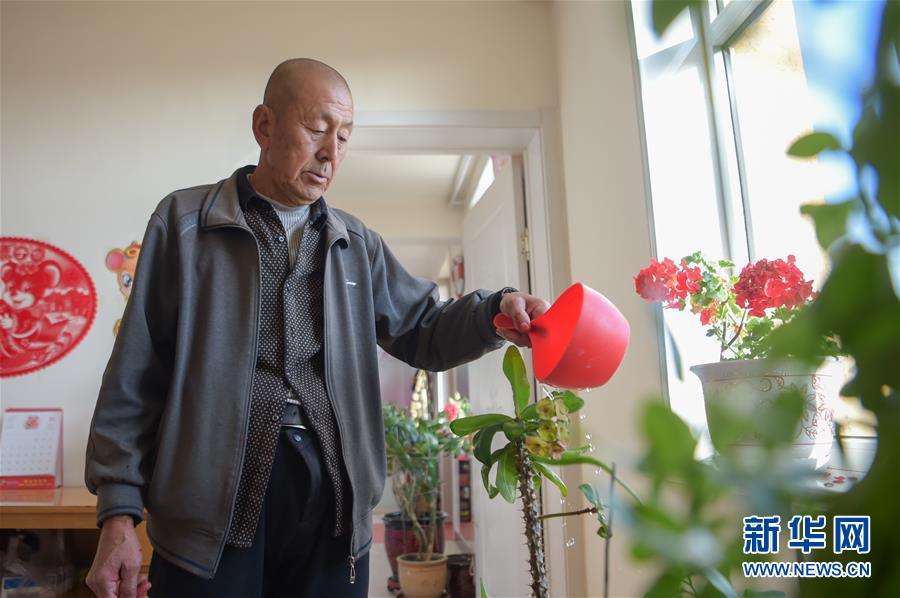 (全面建成小康社會(huì)“百城千縣萬村調(diào)研行”·圖文互動(dòng))(1)“麻煩村”變形記——內(nèi)蒙古白青堯村的多彩生活