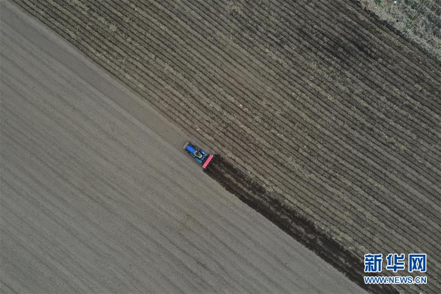 (新華全媒頭條·兩會(huì)特別報(bào)道·圖文互動(dòng))(5)守住底線(xiàn) 穩(wěn)中求進(jìn)——從全國(guó)兩會(huì)看“六穩(wěn)”“六保”如何發(fā)力