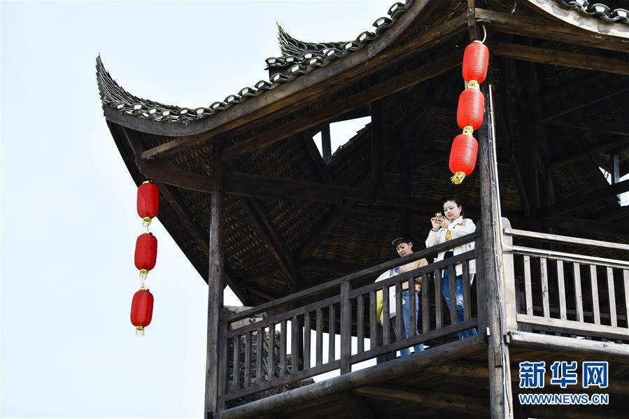 (新華全媒頭條·圖文互動)(20)從人民中汲取磅礴力量——習近平總書記同出席2020年全國兩會人大代表、政協委員共商國是紀實