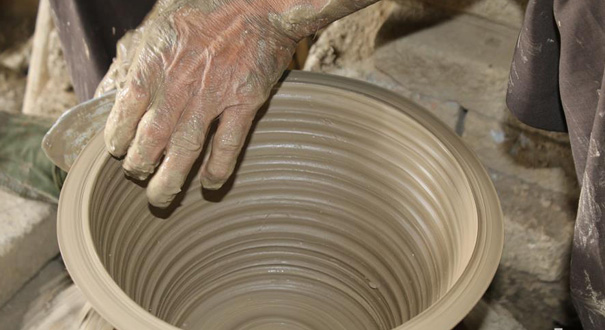 百年燒窯技藝傳承人的執著:六旬夫婦為原料尋遍田間地頭