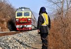 沈陽鐵路局:鐵佛隧道“看山人”