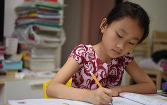 雙城記:跨境學(xué)童的一天