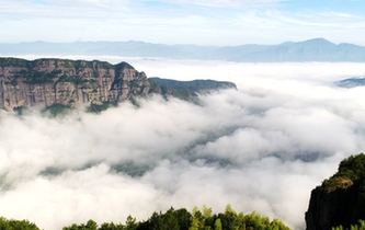 仙居:霧鎖群巒如仙境