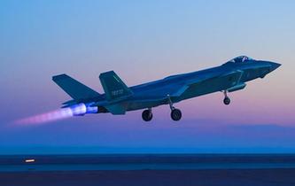 空軍首支殲-20部隊開展多型新機編隊協同戰術訓練