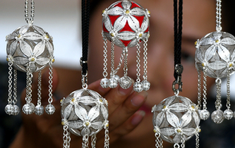 苗山銀匠馬貴兵:把銀飾制作工藝發揚光大