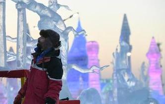 哈爾濱:精美絕倫的冰雕藝術