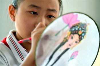 石家莊:校園戲曲節體驗戲曲魅力