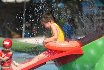 合肥:戲水享清涼