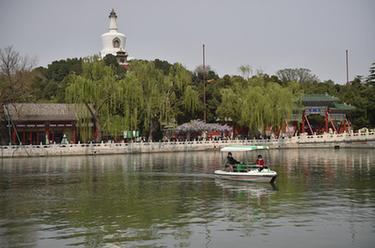 北京:北海公園游船有序開航