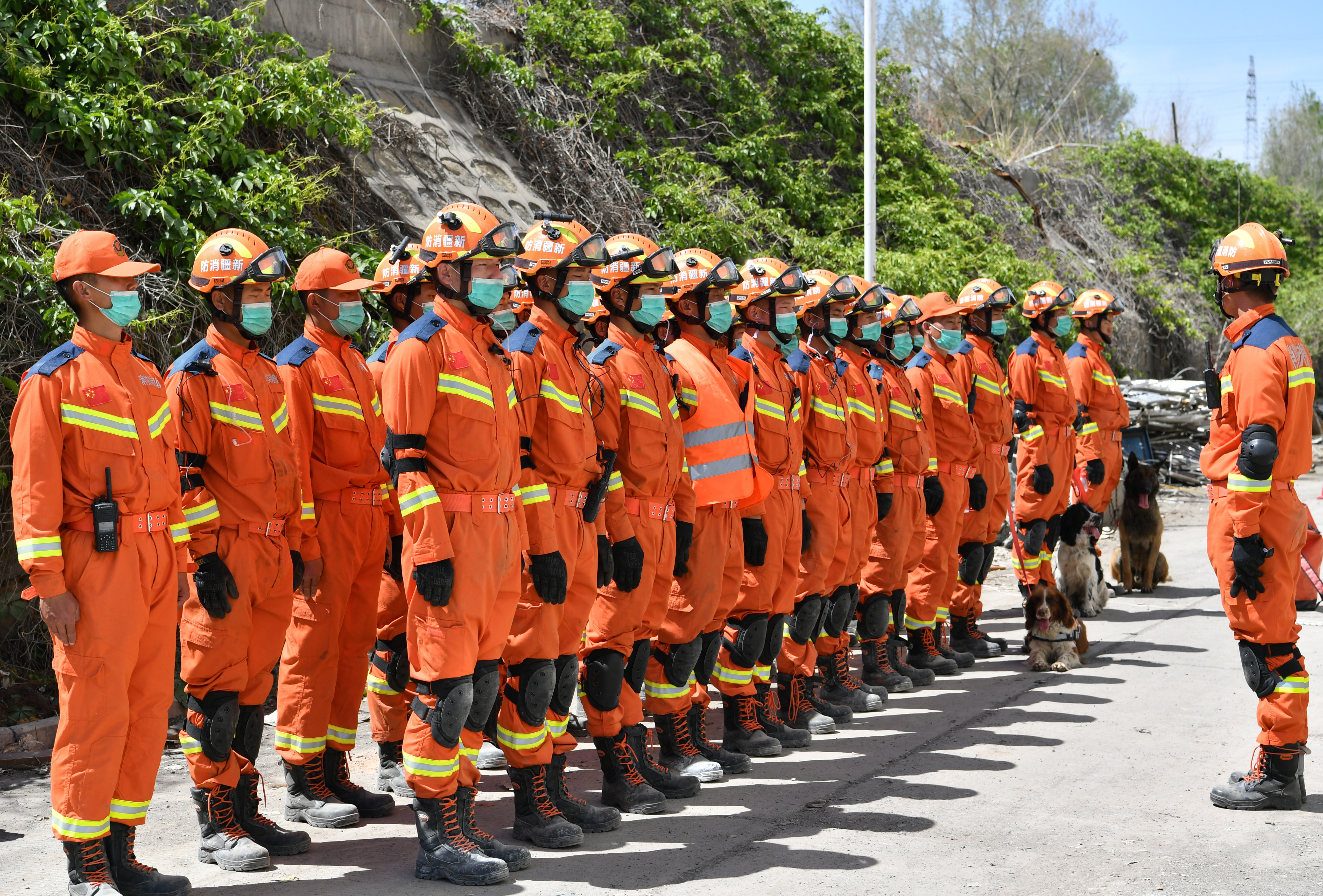 烏魯木齊:實戰(zhàn)演練檢驗地震應(yīng)急救援能力