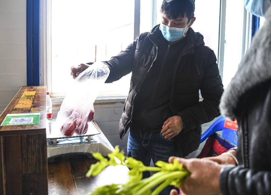 新疆:富民市場助貧困戶就業(yè)增收