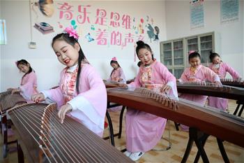 河北唐山:多彩社團(tuán)豐富學(xué)生生活