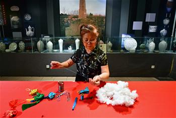 蘆愛玲:匠心傳藝的“香包奶奶”