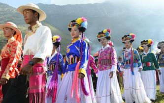 云南寧蒗:一年一度的摩梭人轉山節