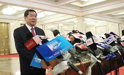 何立峰:2016年實現了穩增長、穩就業