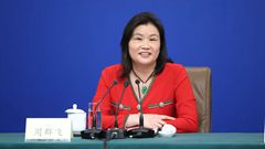 全國(guó)政協(xié)委員、全國(guó)工商聯(lián)執(zhí)行委員會(huì)常委、藍(lán)思科技股份有限公司董事長(zhǎng) 周群飛