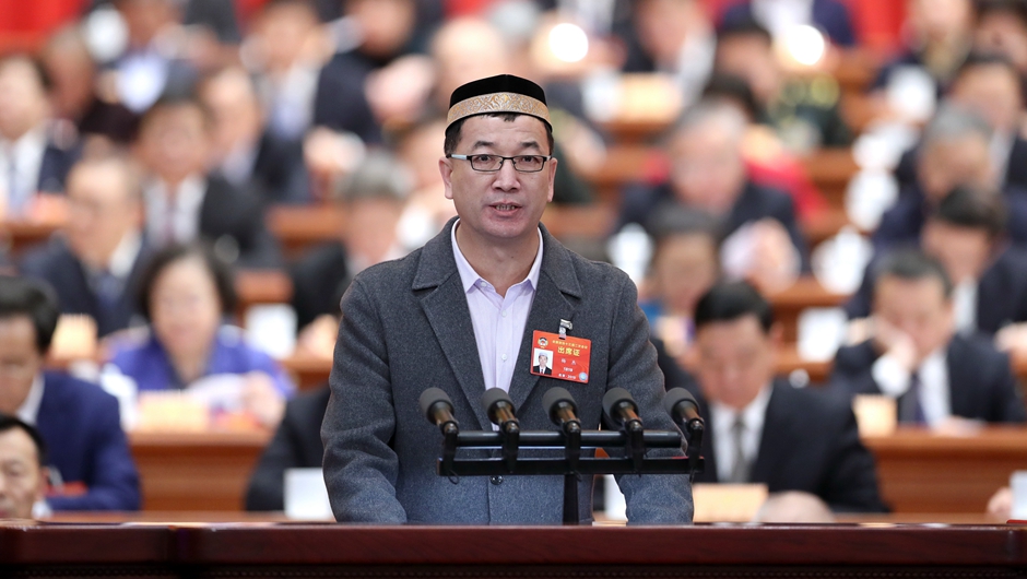 新疆維吾爾自治區(qū)呼圖壁縣政協(xié)副主席、伊斯蘭教協(xié)會會長，呼圖壁縣城鎮(zhèn)陜西寺阿訇 楊杰