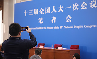 會前記者在現場拍攝