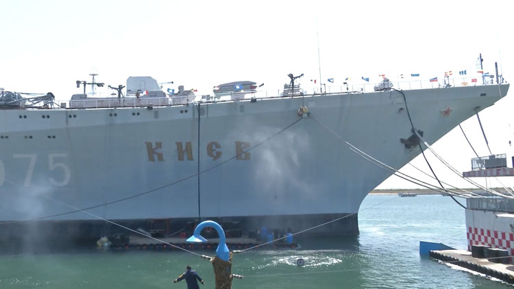 驚險(xiǎn)刺激！打卡國(guó)內(nèi)唯一的航母主題公園，讓到場(chǎng)游客大呼過癮