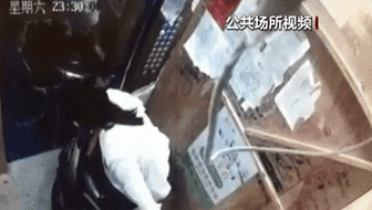 電梯內突發自燃 電動車進樓怎么禁？ 發現電瓶車有起火苗頭應立刻撤離