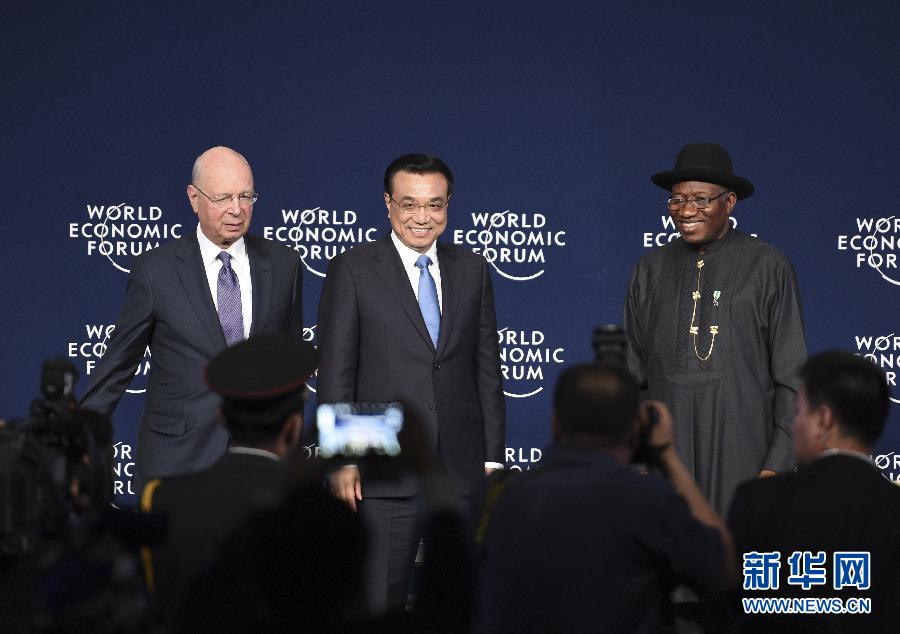 5月8日,中國國務院總理李克強在阿布賈出席第24屆世界經濟論壇非洲峰會全會,發表題為《共同推動非洲發展邁上新臺階》的特別致辭。新華社記者 李學仁 攝  5月8日,中國國務院總理李克強在阿布賈出席第24屆世界經濟論壇非洲峰會全會,發表題為《共同推動非洲發展邁上新臺階》的特別致辭。新華社記者 李學仁 攝