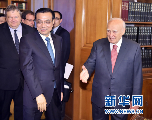 6月20日,國務院總理李克強在雅典總統(tǒng)府會見希臘總統(tǒng)帕普利亞斯。新華社記者 李濤 攝 6月20日,國務院總理李克強在雅典總統(tǒng)府會見希臘總統(tǒng)帕普利亞斯。新華社記者 李濤 攝