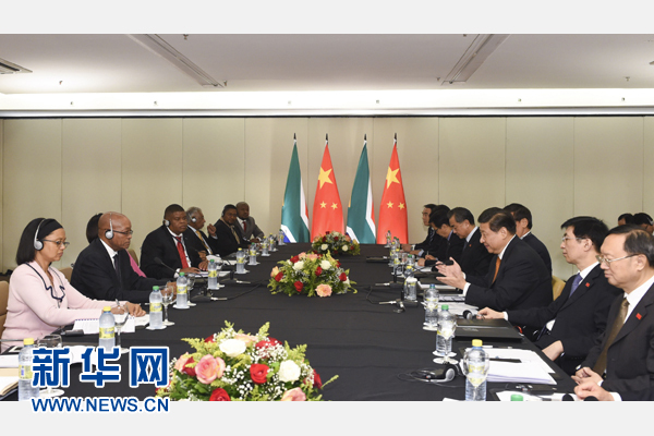 7月14日,國家主席習近平在巴西福塔萊薩會見南非總統祖馬。新華社記者 李學仁 攝 7月14日,國家主席習近平在巴西福塔萊薩會見南非總統祖馬。新華社記者 李學仁 攝