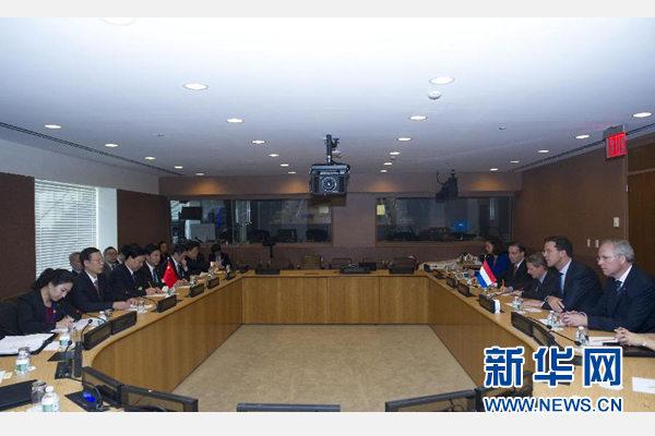 9月23日，出席聯合國氣候峰會的國家主席習近平特使、國務院副總理張高麗在紐約聯合國總部會見荷蘭首相呂特。 新華社記者 王曄 攝 