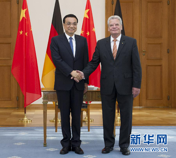 10月10日,國務院總理李克強在柏林會見德國總統高克。 新華社記者 王曄 攝  10月10日,國務院總理李克強在柏林會見德國總統高克。 新華社記者 王曄 攝