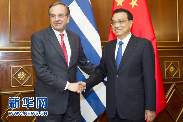 10月16日,中國國務院總理李克強在意大利米蘭會見希臘總理薩馬拉斯。 新華社記者 謝環馳 攝 10月16日,中國國務院總理李克強在意大利米蘭會見希臘總理薩馬拉斯。 新華社記者 謝環馳 攝
