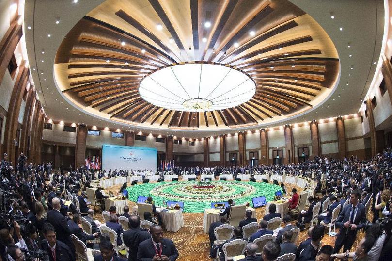  11月13日，中國國務(wù)院總理李克強在緬甸內(nèi)比都出席第九屆東亞峰會。 新華社記者 王曄 攝