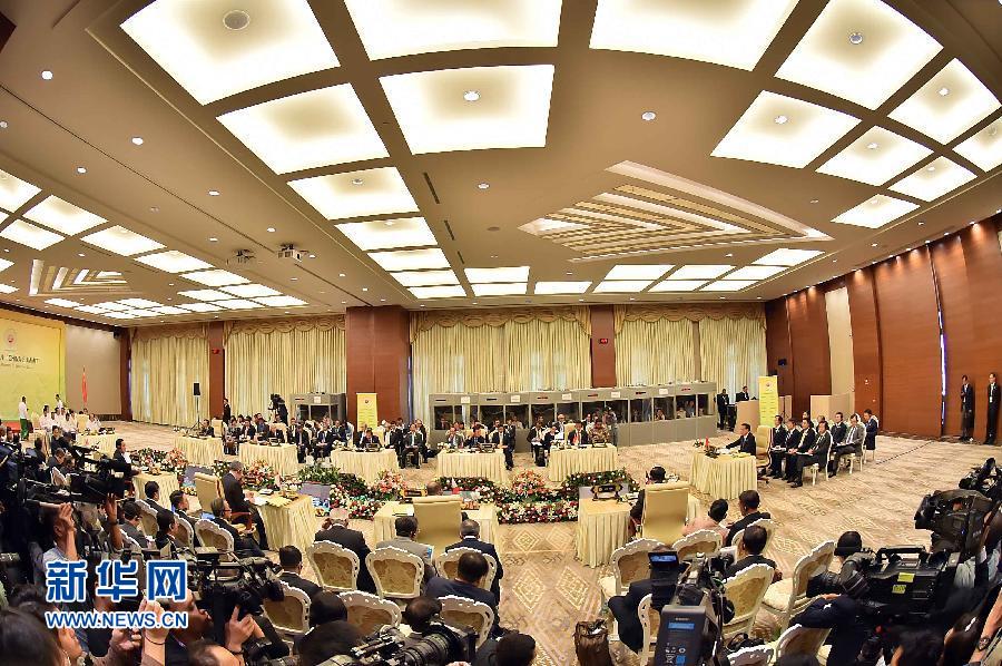 11月13日，中國國務院總理李克強在緬甸內比都出席第17次中國－東盟（10+1）領導人會議。 新華社記者 李濤 攝