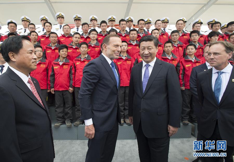 11月18日,正在澳大利亞塔斯馬尼亞州首府霍巴特訪問的中國(guó)國(guó)家主席習(xí)近平在澳大利亞總理阿博特陪同下參觀南極科考項(xiàng)目并慰問兩國(guó)科考人員。新華社記者李學(xué)仁攝  11月18日,正在澳大利亞塔斯馬尼亞州首府霍巴特訪問的中國(guó)國(guó)家主席習(xí)近平在澳大利亞總理阿博特陪同下參觀南極科考項(xiàng)目并慰問兩國(guó)科考人員。新華社記者李學(xué)仁攝