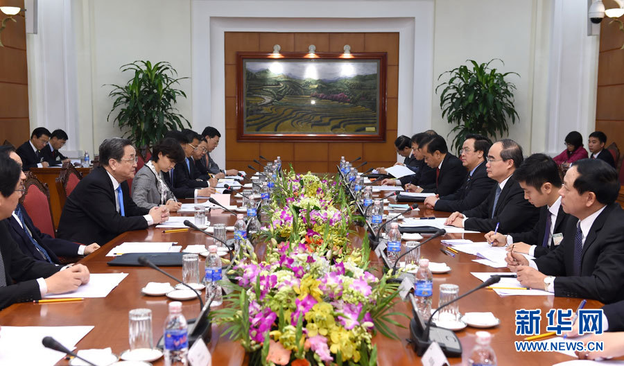 12月25日至27日，中共中央政治局常委、全國政協主席俞正聲對越南進行正式訪問。這是12月26日，俞正聲在河內與越南祖國陣線主席阮善仁舉行會談。 新華社記者馬占成攝