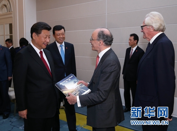 10月22日,國家主席習近平在倫敦集體會見英國前首相布朗等英國友人。新華社記者 龐興雷 攝  10月22日,國家主席習近平在倫敦集體會見英國前首相布朗等英國友人。新華社記者 龐興雷 攝