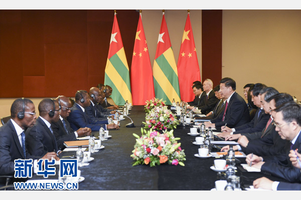 12月3日，國家主席習(xí)近平在約翰內(nèi)斯堡會見多哥總統(tǒng)福雷。新華社記者 謝環(huán)馳 攝 
