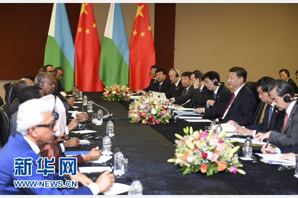 12月3日,國家主席習近平在約翰內斯堡會見吉布提總統蓋萊。新華社記者 謝環馳 攝 
 12月3日,國家主席習近平在約翰內斯堡會見吉布提總統蓋萊。新華社記者 謝環馳 攝