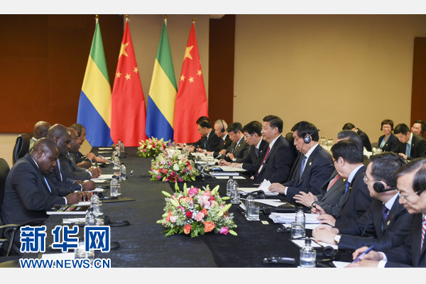 12月3日,國家主席習近平在約翰內斯堡會見加蓬總統邦戈。新華社記者 謝環馳 攝  12月3日,國家主席習近平在約翰內斯堡會見加蓬總統邦戈。新華社記者 謝環馳 攝